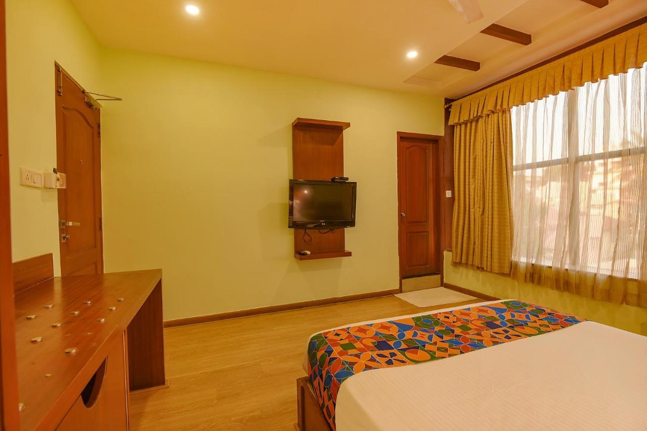 Fabhotel The Btm Palace - Btm Layout Nr Gopalan Innovation Mall 벵갈루루 외부 사진