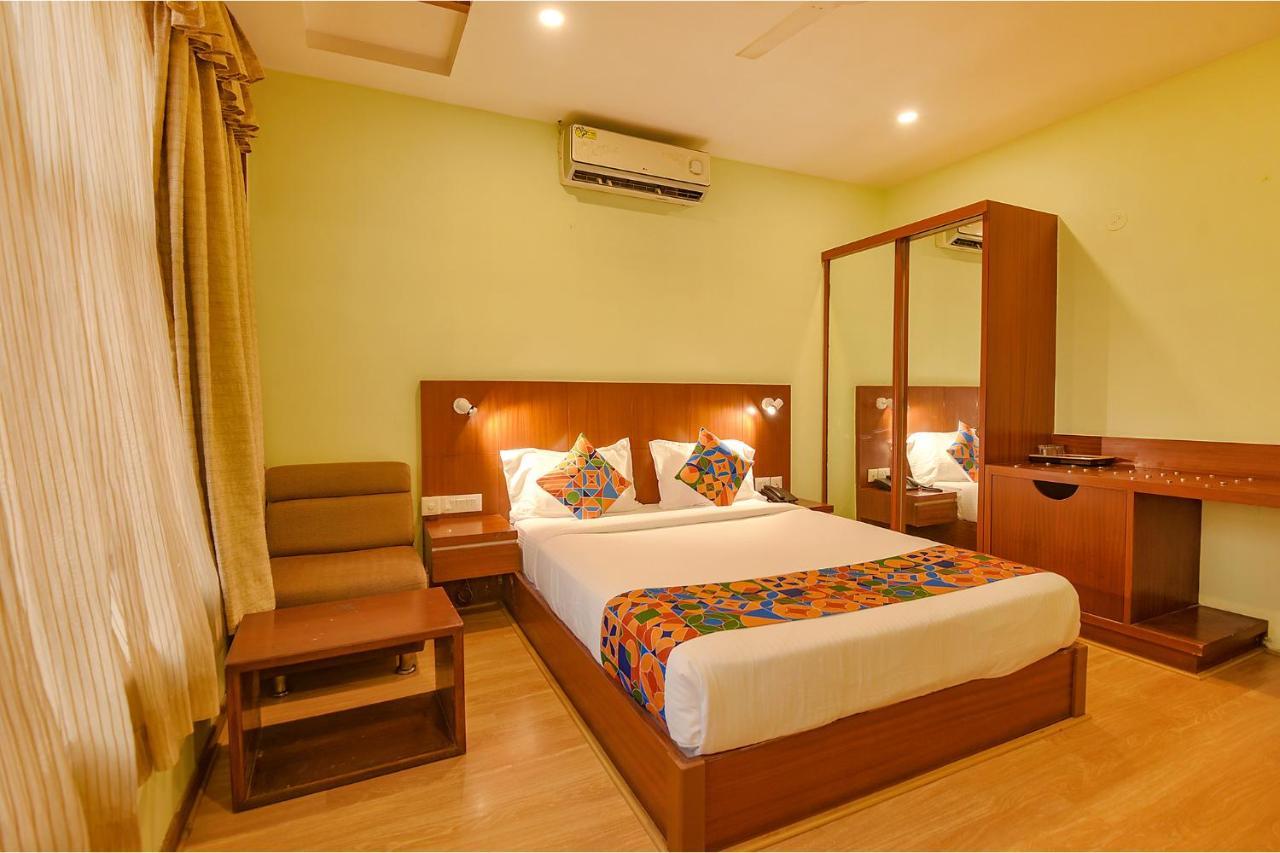 Fabhotel The Btm Palace - Btm Layout Nr Gopalan Innovation Mall 벵갈루루 외부 사진