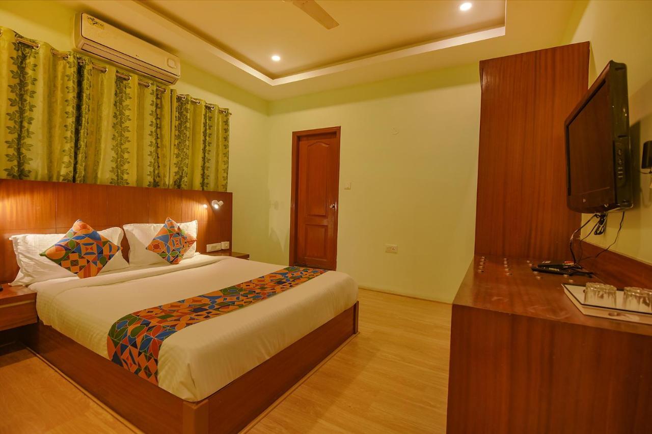 Fabhotel The Btm Palace - Btm Layout Nr Gopalan Innovation Mall 벵갈루루 외부 사진