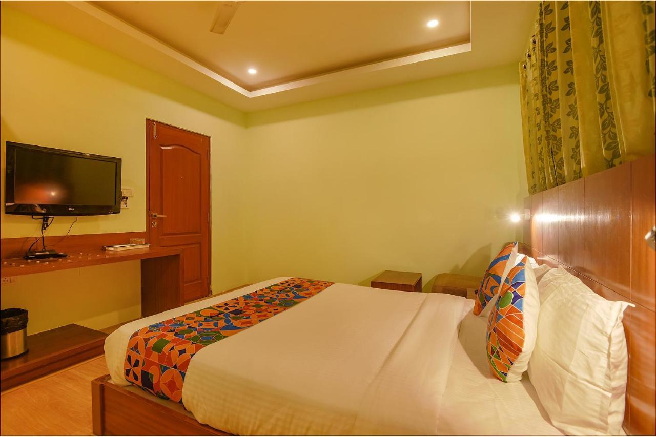 Fabhotel The Btm Palace - Btm Layout Nr Gopalan Innovation Mall 벵갈루루 외부 사진