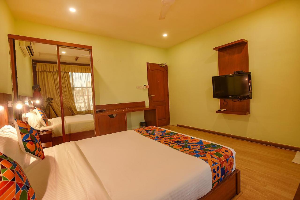 Fabhotel The Btm Palace - Btm Layout Nr Gopalan Innovation Mall 벵갈루루 외부 사진