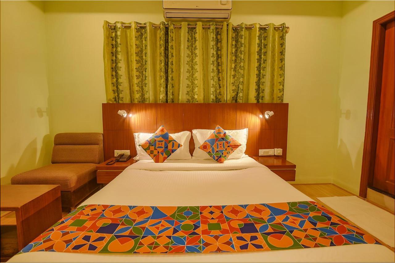 Fabhotel The Btm Palace - Btm Layout Nr Gopalan Innovation Mall 벵갈루루 외부 사진