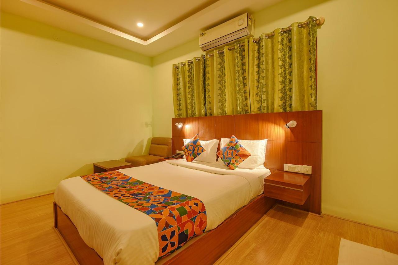 Fabhotel The Btm Palace - Btm Layout Nr Gopalan Innovation Mall 벵갈루루 외부 사진