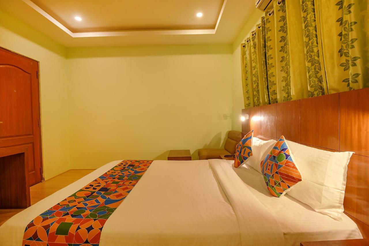 Fabhotel The Btm Palace - Btm Layout Nr Gopalan Innovation Mall 벵갈루루 외부 사진
