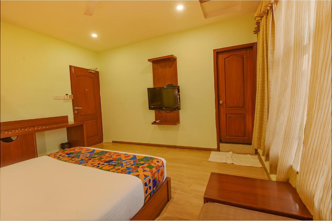 Fabhotel The Btm Palace - Btm Layout Nr Gopalan Innovation Mall 벵갈루루 외부 사진